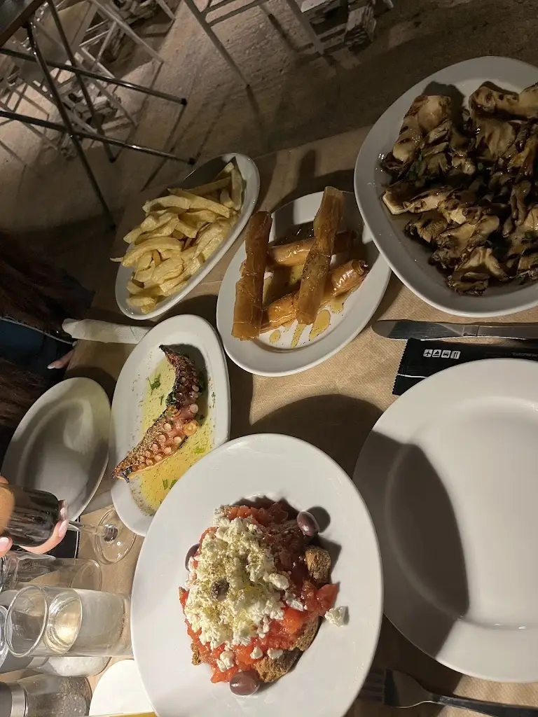 Menü_YIASEMI_Aidipsós_Bild_4