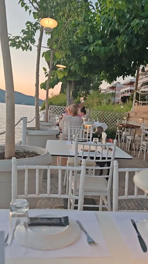 Plamen Hristov_YIASEMI_Aidipsós_Bewertung