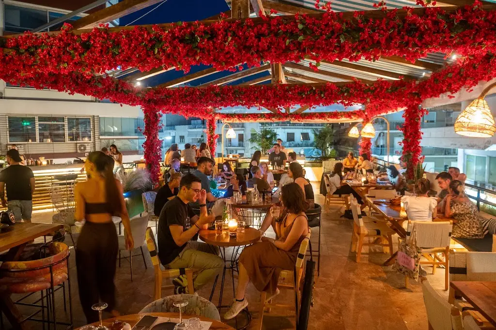 Lalupa Restaurant in Zográfos