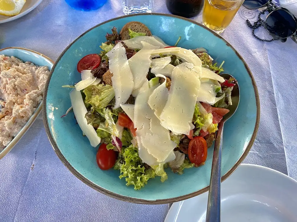 Τα Σαρδελάκια_Zográfos_slider_image_3