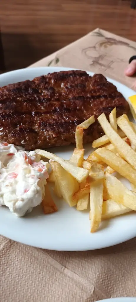 Σταματία Τσελίκου_Μεζεδοπωλείο Ο Ράκιας_Zográfos_review