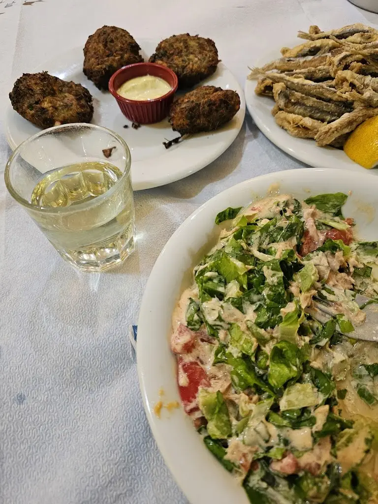 Kalin YONOV_Ουζερί Διχτάκι_Zográfos_review