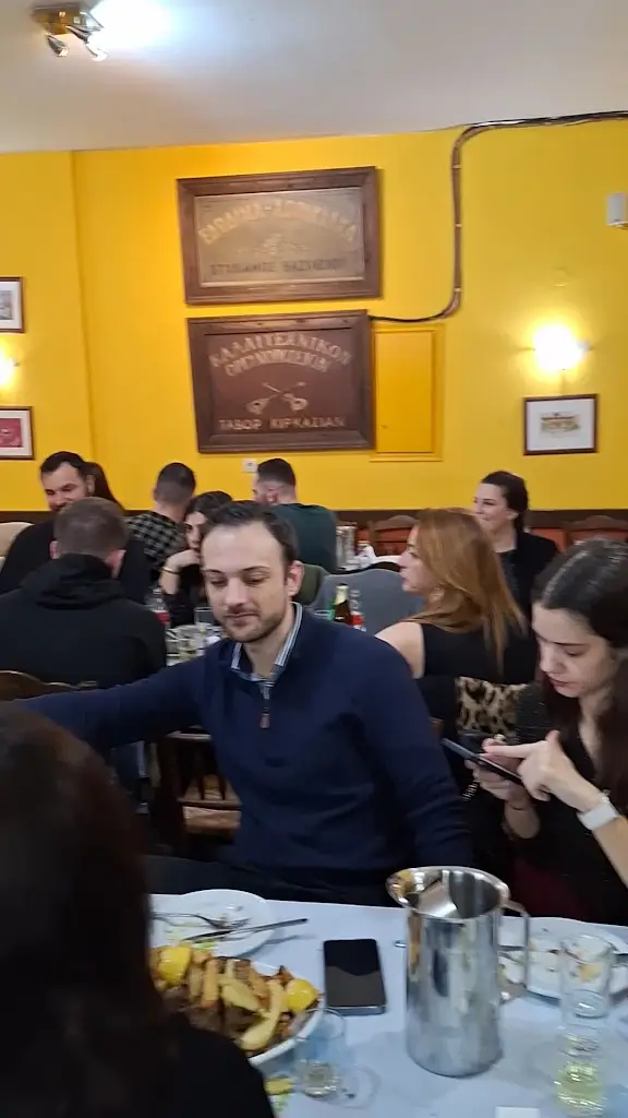 Ουζερί Διχτάκι_Zográfos_slider_image_2