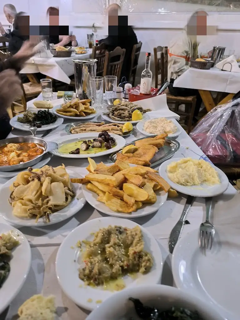 Ουζερί Διχτάκι_Zográfos_slider_image_3