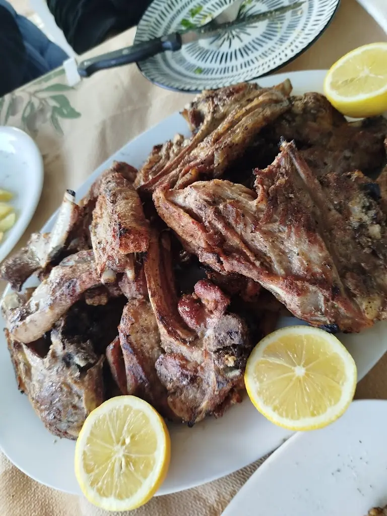 Ταβέρνα Σκοτεινή_Amárynthos_slider_image_3