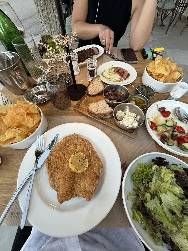 Dalton_Zoya_Akraifnía_Bewertung