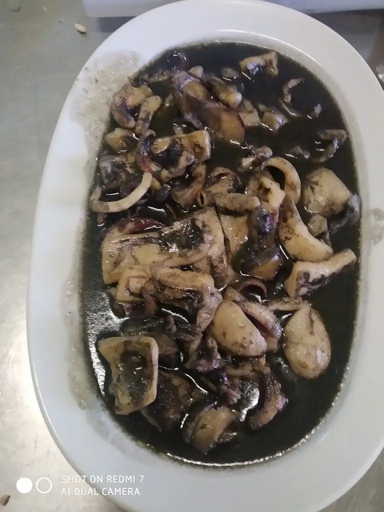 Menü_Μεζεδοπωλείο Σκούρα τα πράγματα_Akraifnía_Bild_2