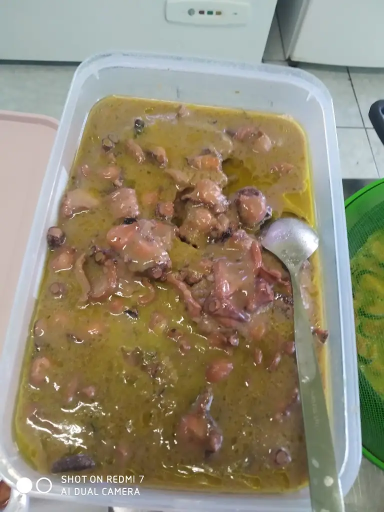 Menü_Μεζεδοπωλείο Σκούρα τα πράγματα_Akraifnía_Bild_3