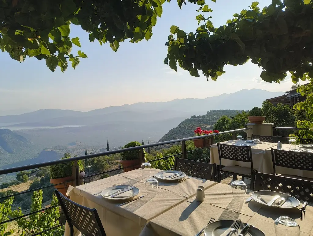 "To Patriko Mas" | Greek Mediterranean Restaurant Restaurant in Akraifnía