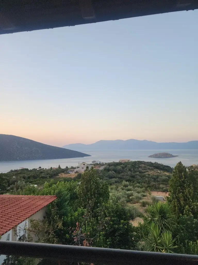 Oren Ayalon_Η ΚΥΡΑ ΛΕΝΗ_Akraifnía_review