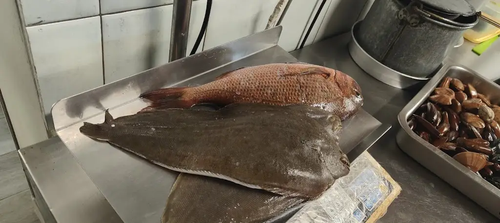 AKIS VALALIS_Η ΚΥΡΑ ΛΕΝΗ_Akraifnía_review