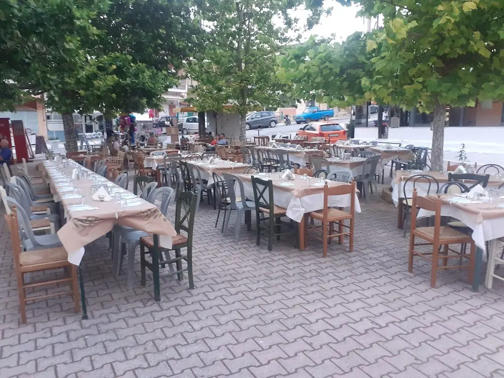 ΑΡΧΟΝΤΙΚΌ_Akraifnía_slider_image_2