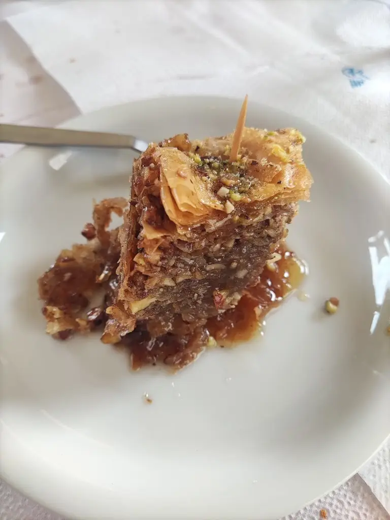 Menu_Tavern DION_Akraifnía_imagen_5