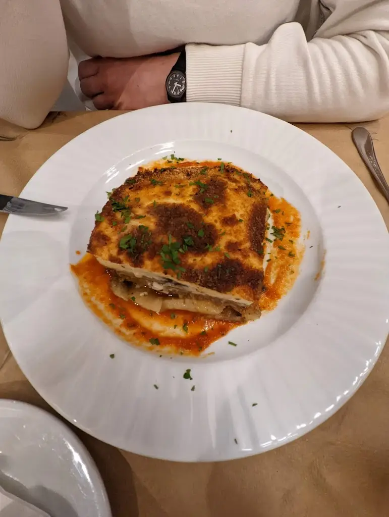 Menu_Tavern DION_Akraifnía_imagen_6