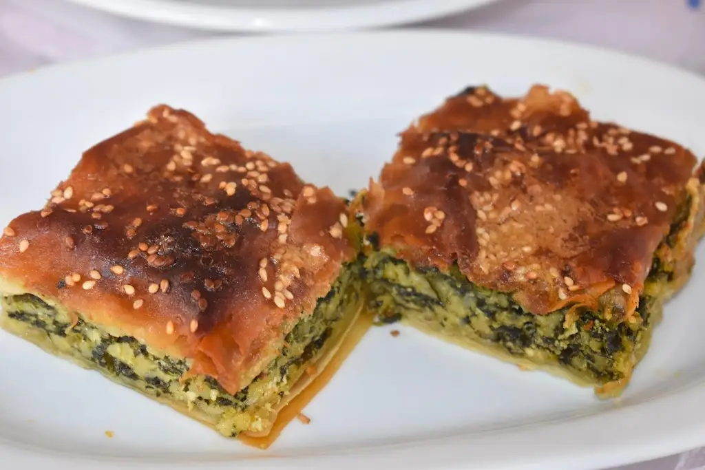 Menu_Tavern DION_Akraifnía_imagen_9