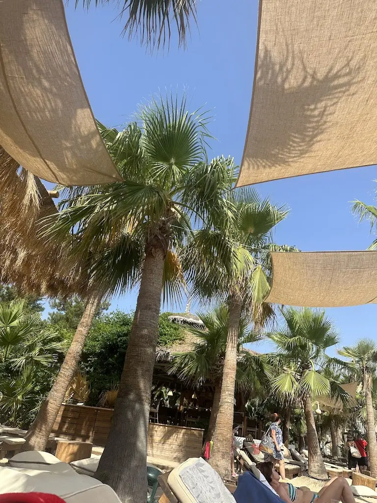 Andreea Neacsu_LA Scala Beach Bar - Restaurant_Akraifnía_review