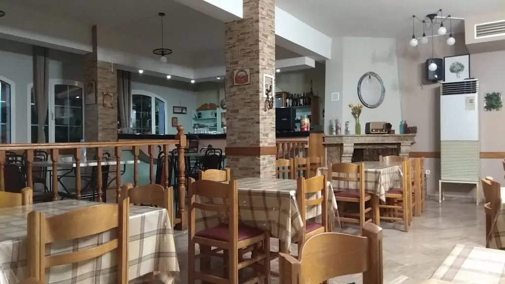 Ταβέρνα του Παππού_Akraifnía_slider_image_1