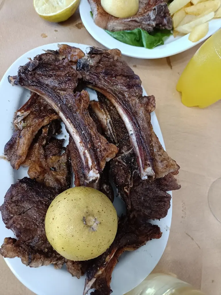 Ταβέρνα του Παππού_Akraifnía_slider_image_3