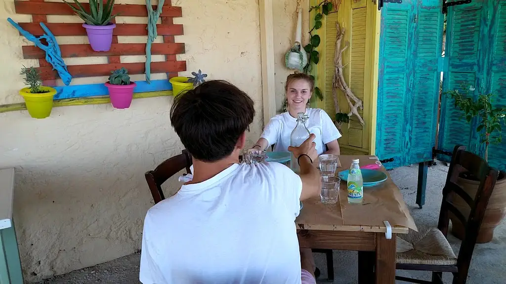 Tis Litsas Ta Kamomata_Akraifnía_slider_image_2