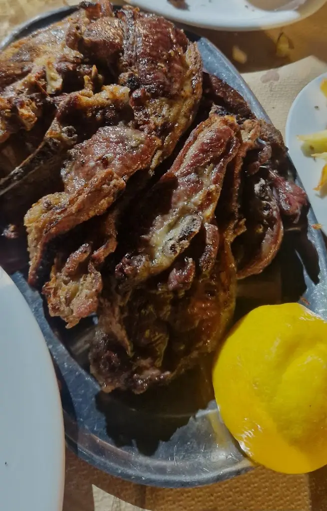 vasilis tzitzis_Ο Χάρης_Akraifnía_review