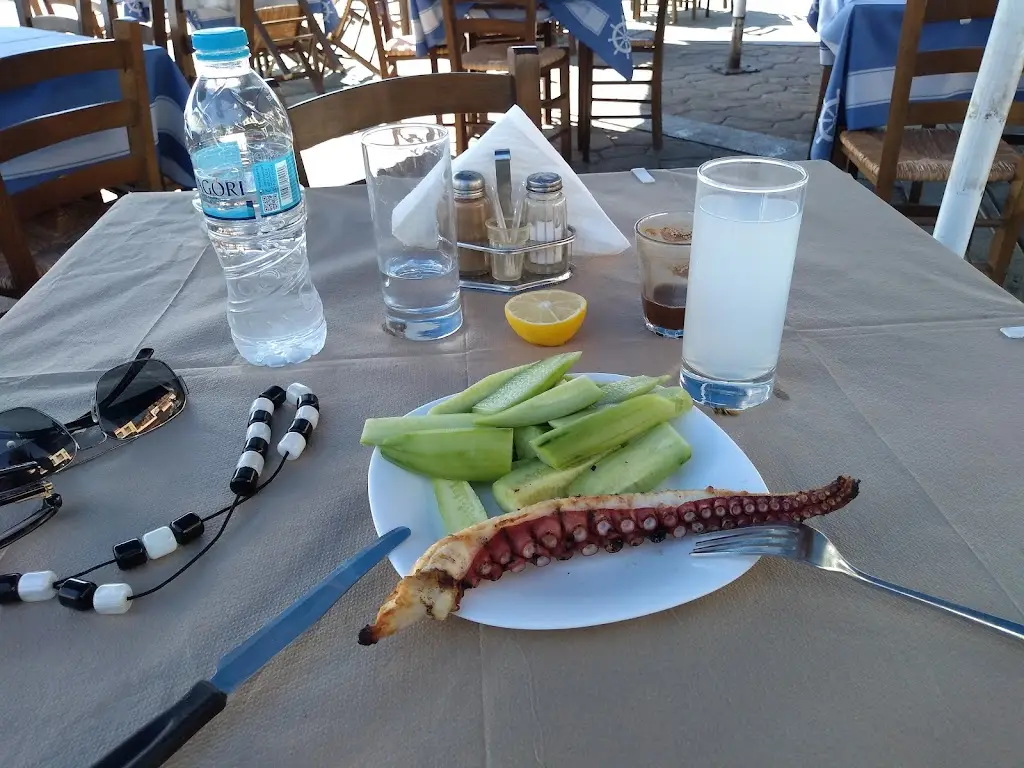 Menü_Ψησταριά Ουζερί Σαλέας_Alivéri_Bild_5