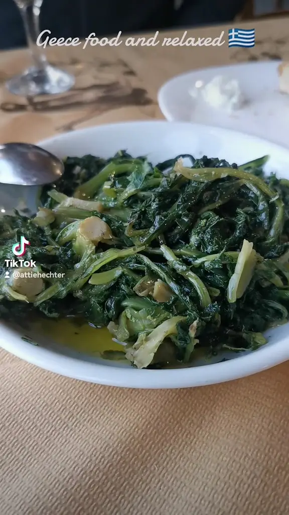 Ψησταριά Ουζερί Σαλέας_Alivéri_slider_image_2