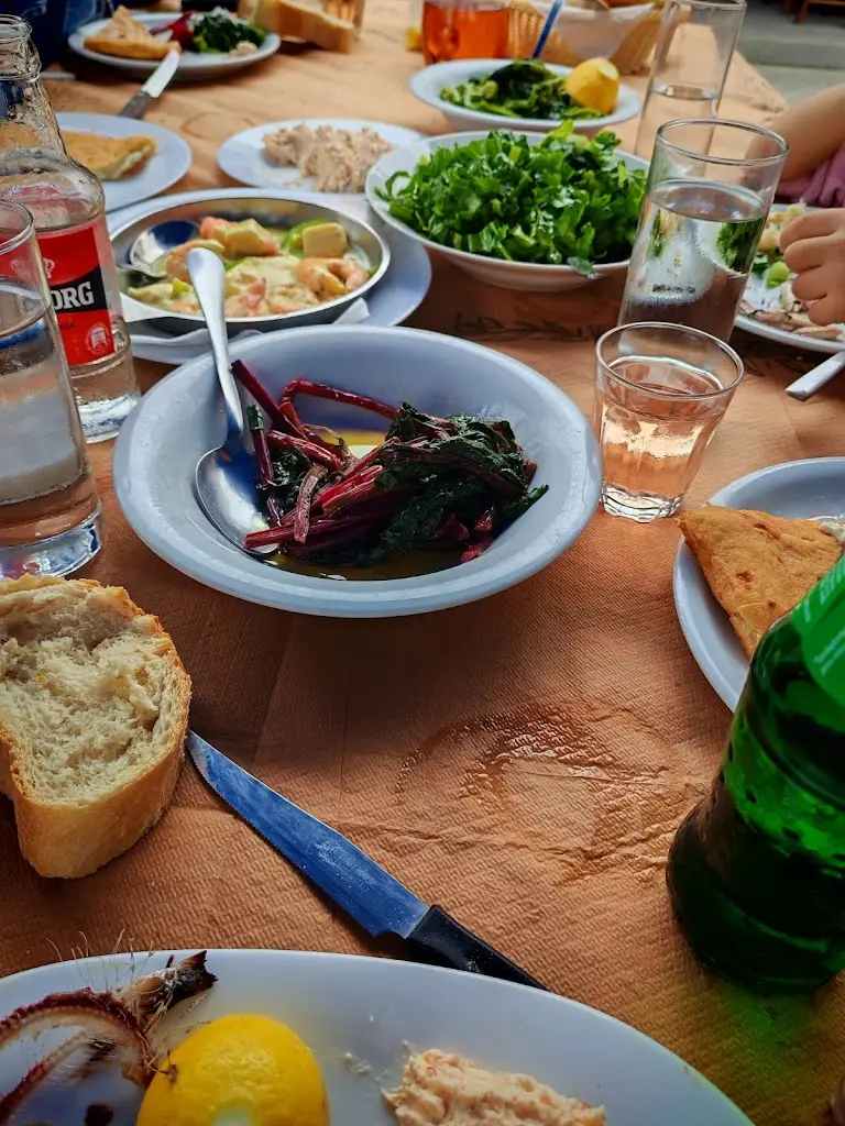 Ψησταριά Ουζερί Σαλέας_Alivéri_slider_image_3