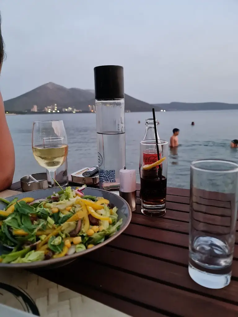 Menü_BALUSE seascape all day bar_Alivéri_Bild_8