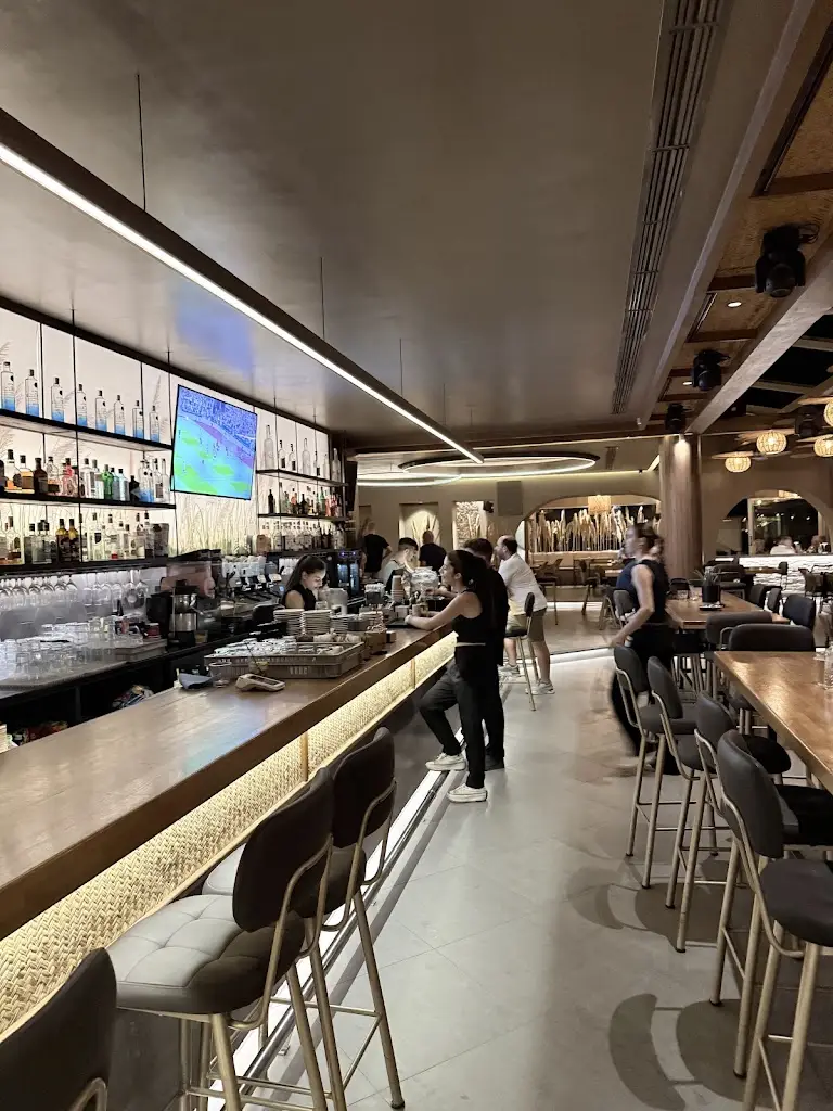 BALUSE seascape all day bar_Alivéri_slider_image_1