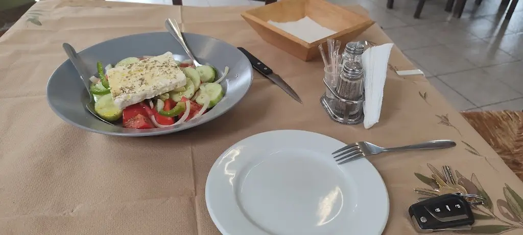 Menü_Το στενό_Alivéri_Bild_1