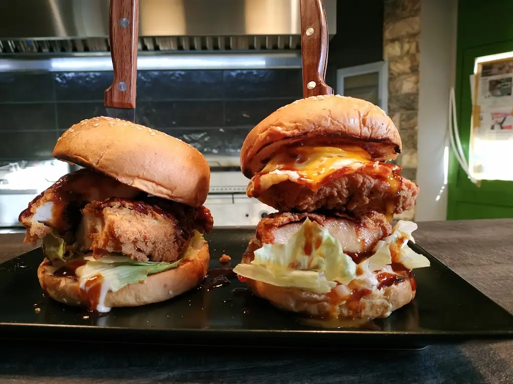 3 Barrels restaurant à Alivéri