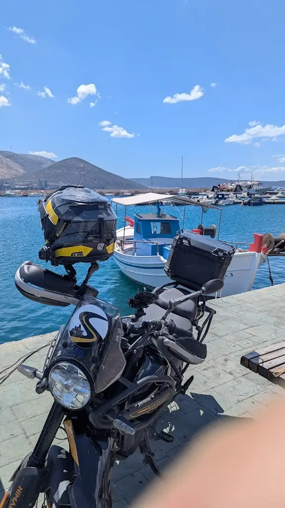 ΤΑΒΕΡΝΑ Ο Κανάρος_Alivéri_slider_image_2