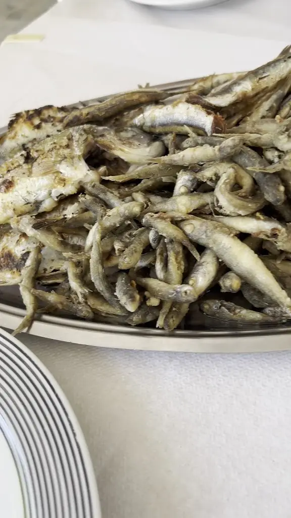 Ταβέρνα Ακρογιάλι_Alivéri_slider_image_2