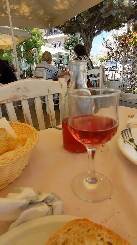 ταβερνα Κοτυλη_Alivéri_slider_image_2