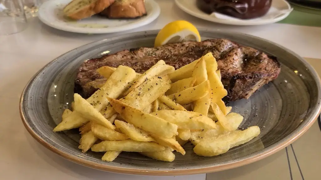 Elladographia_Ámfissa_slider_image_2