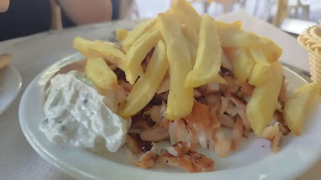 Menü_Salona_Ámfissa_Bild_1