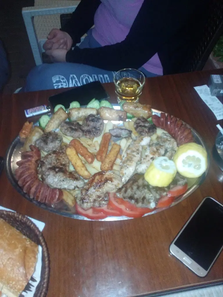 Menü_Cafe Ouzo CHAMOUZAS_Ámfissa_Bild_2