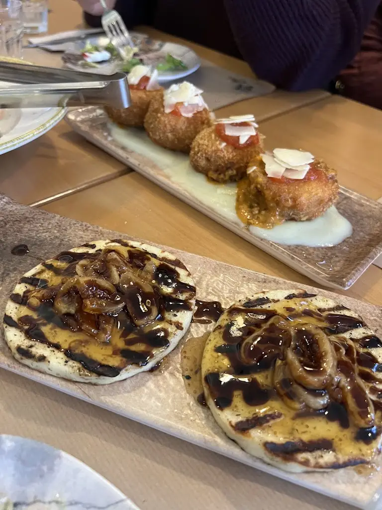 Mpakalógatos_Ámfissa_slider_image_3