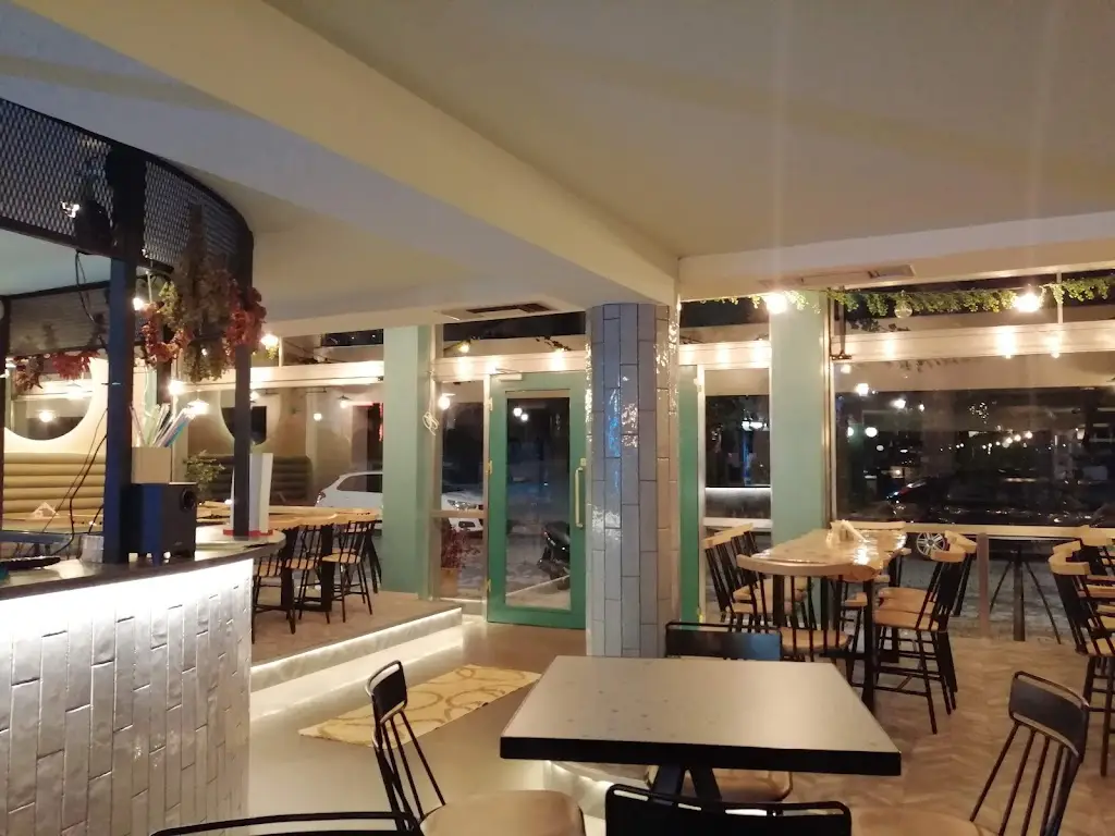 Aristogeuseis Restaurant in Ámfissa