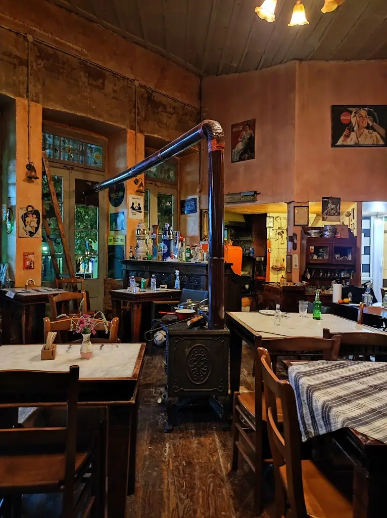Καφενείο Σωκράτης Restaurant in Ámfissa