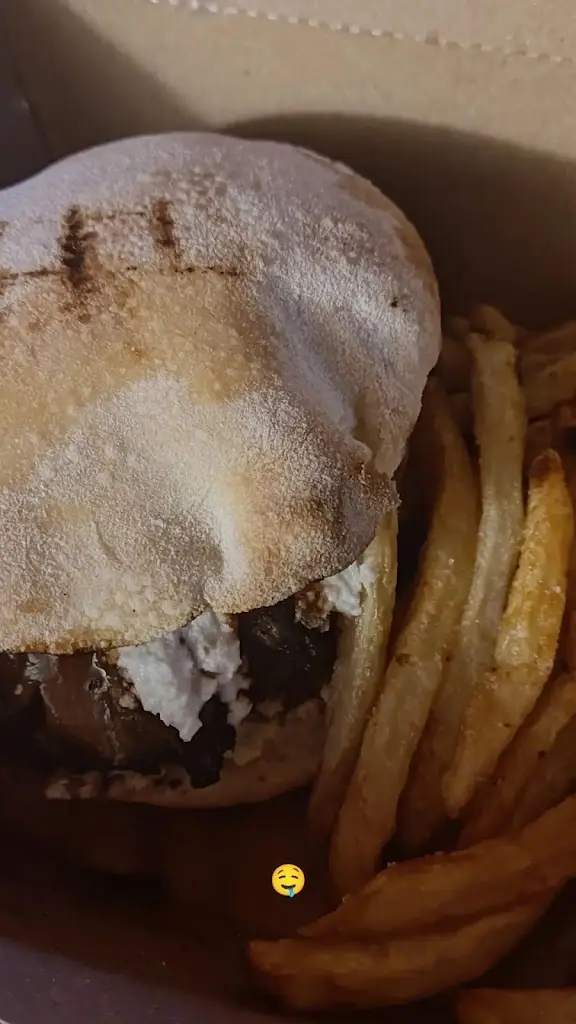 Αγγελικη Ντουρου_Flame_Ámfissa_Bewertung