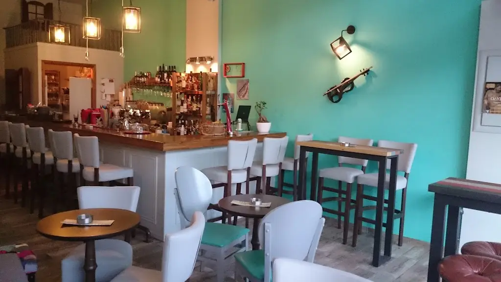 Art Cafe_Ámfissa_slider_image_3