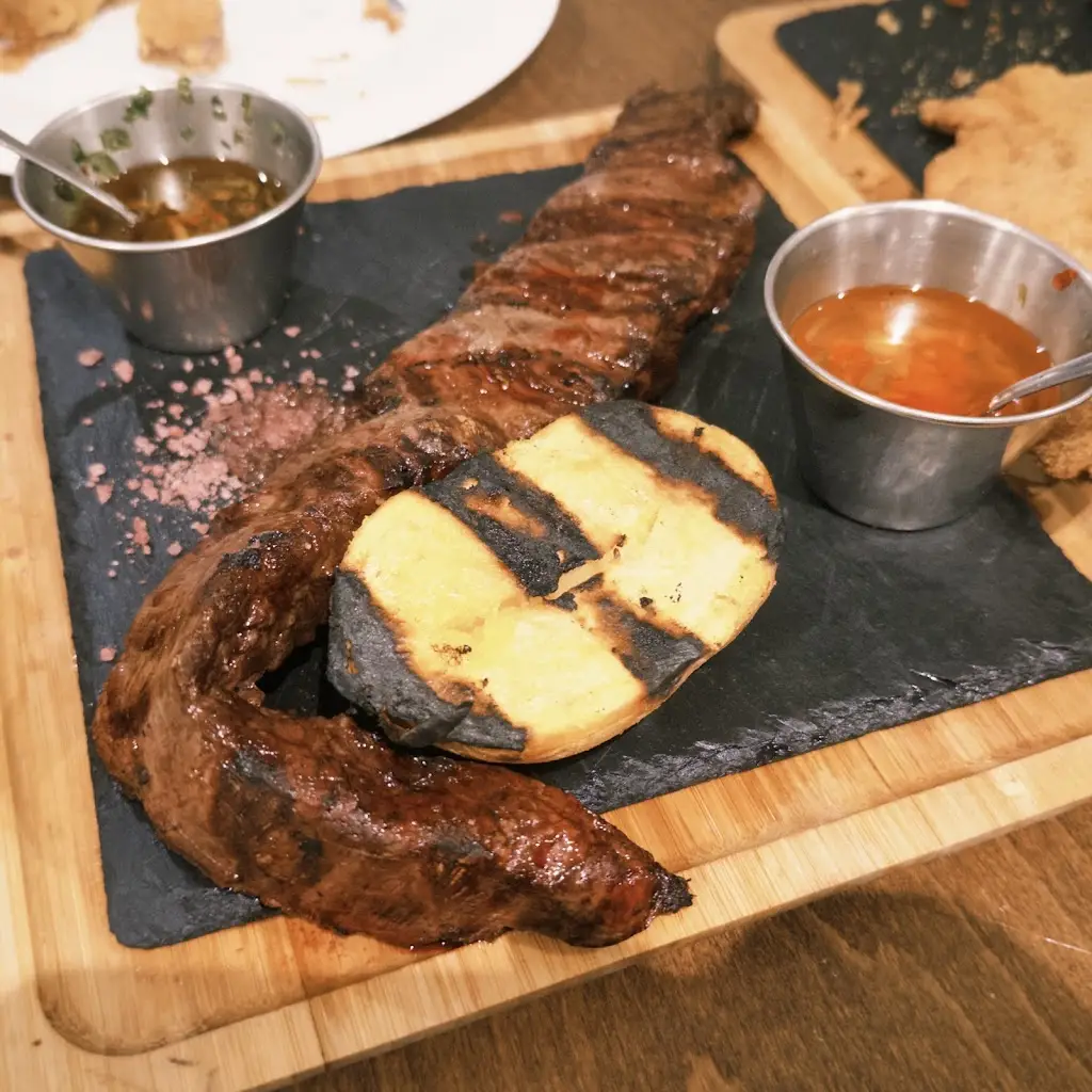 Giouli Tempeli_Το Στέκι / To Steki_Antikyra_review