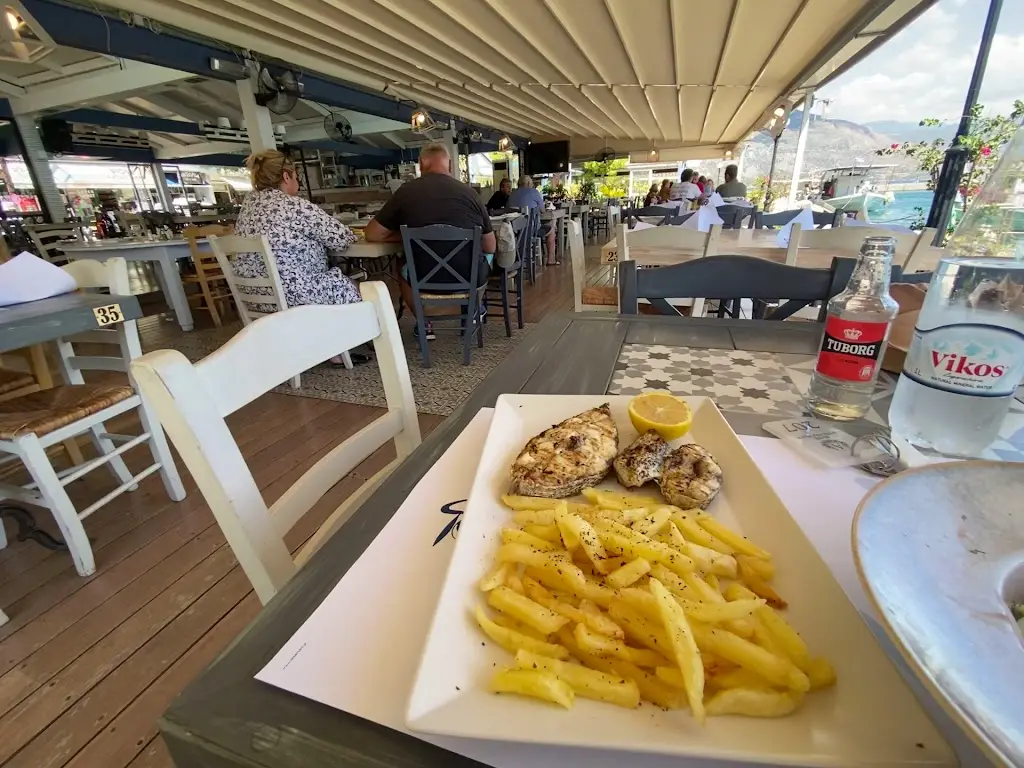 Ψαροταβέρνα ΒΑΛΑΟΥΡΑΣ_Antikyra_slider_image_2