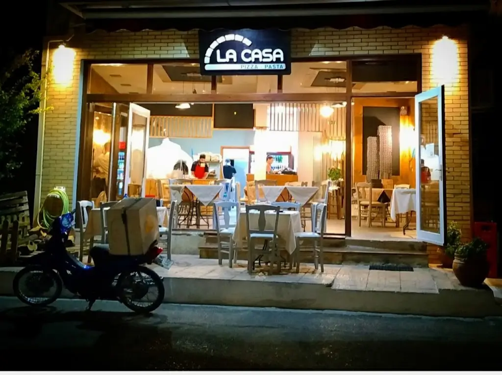 La casa pizza pasta Restaurant in Antikyra