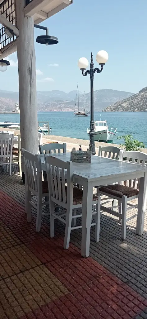 Kati Pshnetai Restaurant in Antikyra
