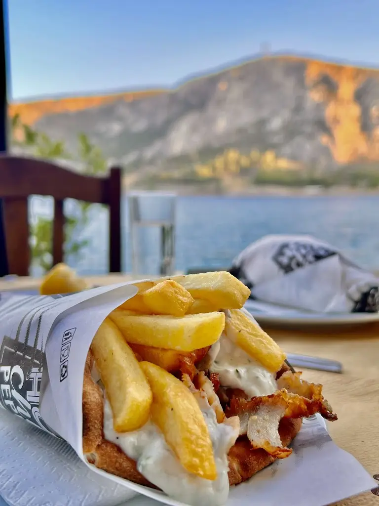 Mia Lamprou_XXL_Antikyra_review