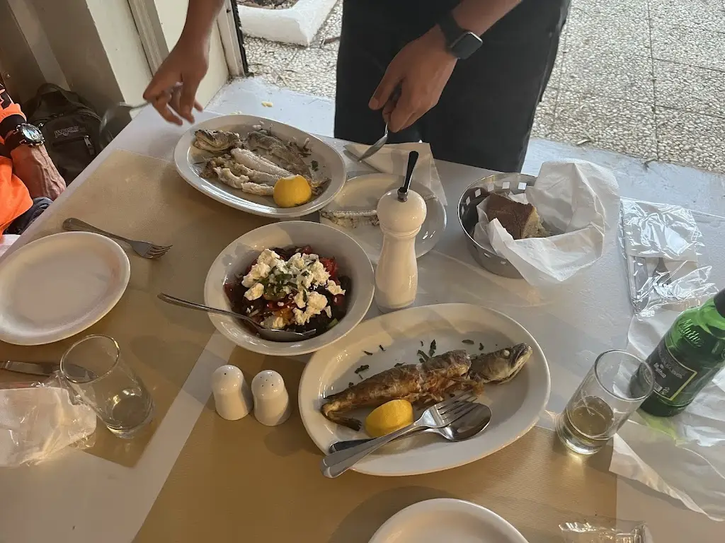 James Oakley_Κτήμα Σπανού_Antikyra_Bewertung