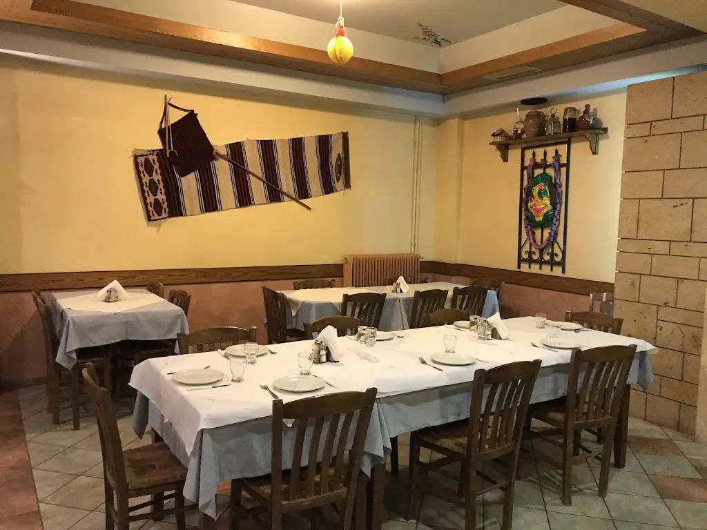 Τα Χαμομήλια_Antikyra_slider_image_1