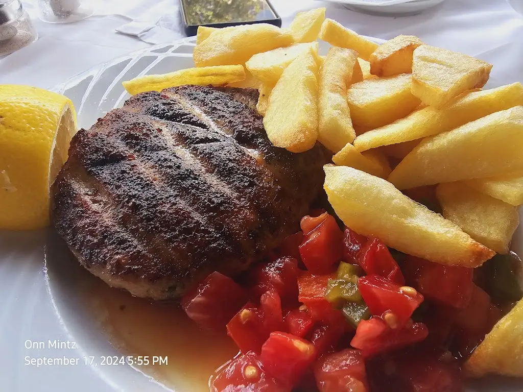 Kaplanis Taverna_Aráchova_slider_image_3